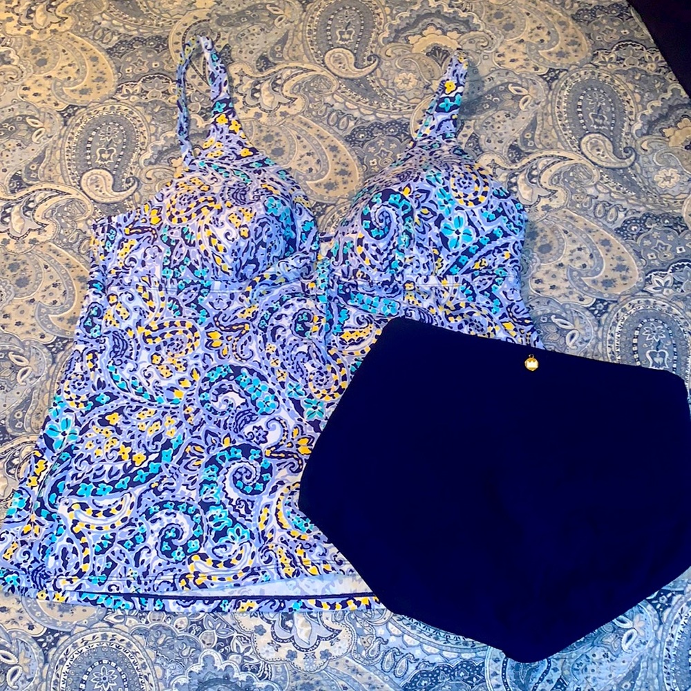 Crown & Ivy 2 piece swim suit